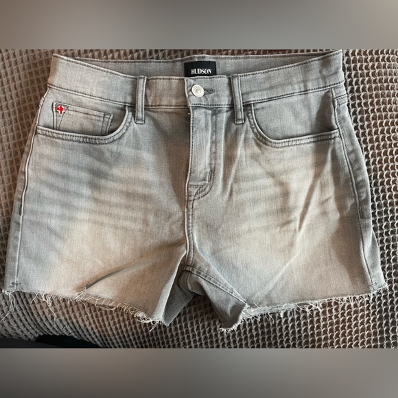 hudson gracie mid rise jean short - Picture 1 of 5